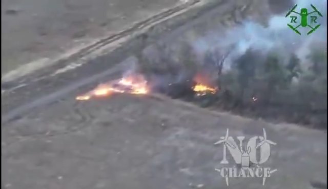 Ucraina, truppe russe carbonizzate col drone lanciafiamme: video shock