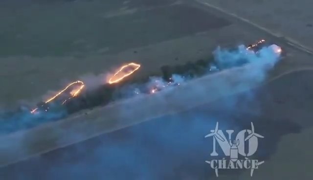 Ucraina, truppe russe carbonizzate col drone lanciafiamme: video shock