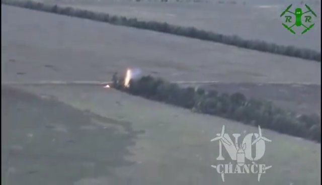 Ucraina, truppe russe carbonizzate col drone lanciafiamme: video shock