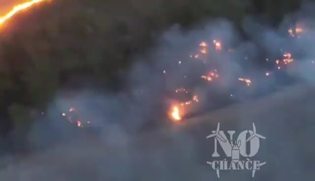 Ucraina, truppe russe carbonizzate col drone lanciafiamme: video shock