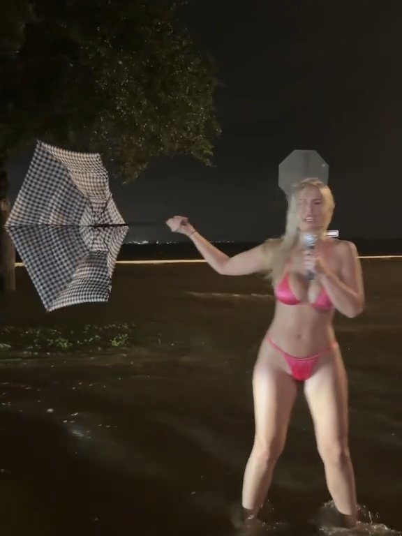 Influencer fa previsioni meteo su uragano in bikini: sui social definita "disgustosa"