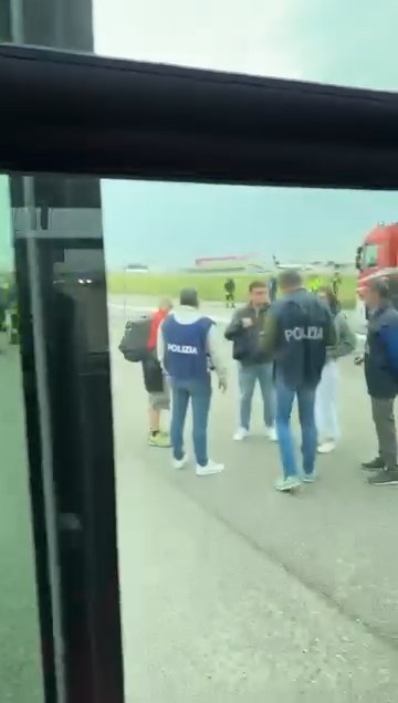 Les roues du Boeing de Ryanair explosent : piste endommagée, aéroport fermé