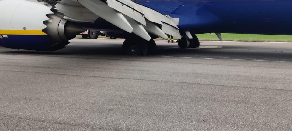 Les roues du Boeing de Ryanair explosent : piste endommagée, aéroport fermé